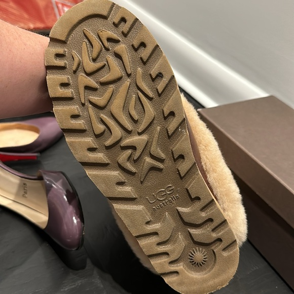 Ugg Marylin Boots size 6 excellent condition. Worn only a handful of times. - Picture 6 of 7